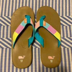 Vineyard vines  flip flops